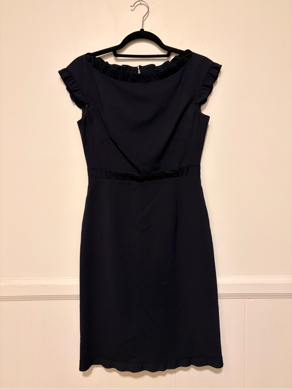 Valentino Navy Wool &Silk Ruffle Trim Sheath Dress Size 4 Made in Italy Cocktail